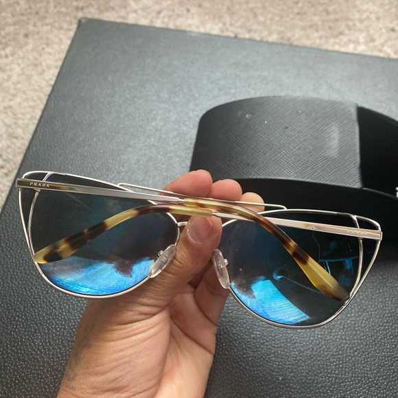 PRADA Stylish Black Aviator Sunglasses - Picture 3 of 17